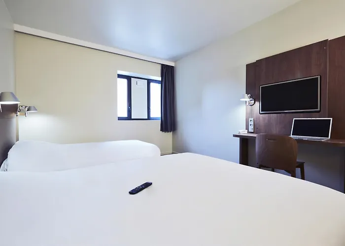 Otel Campanile Centre - Gare 3*